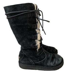 UGG Whitley Black Suede Lace Up Boot Size 5 Style 1522 Fur Winter Leather Cozy